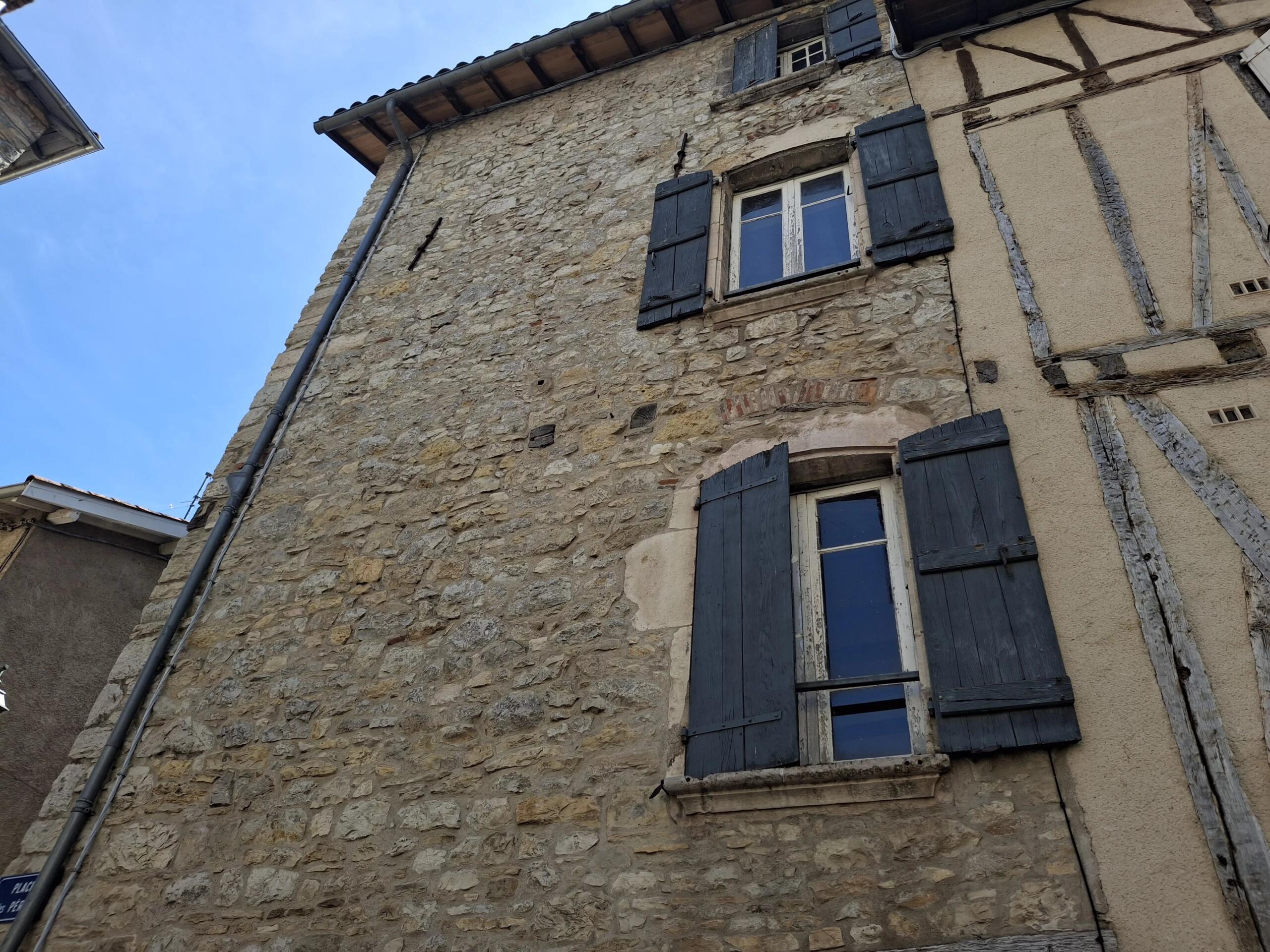 Rare Opportunity to Create Three Stylish Apartments in a Prime Location, Midi-Pyrénées – France – BVI85893