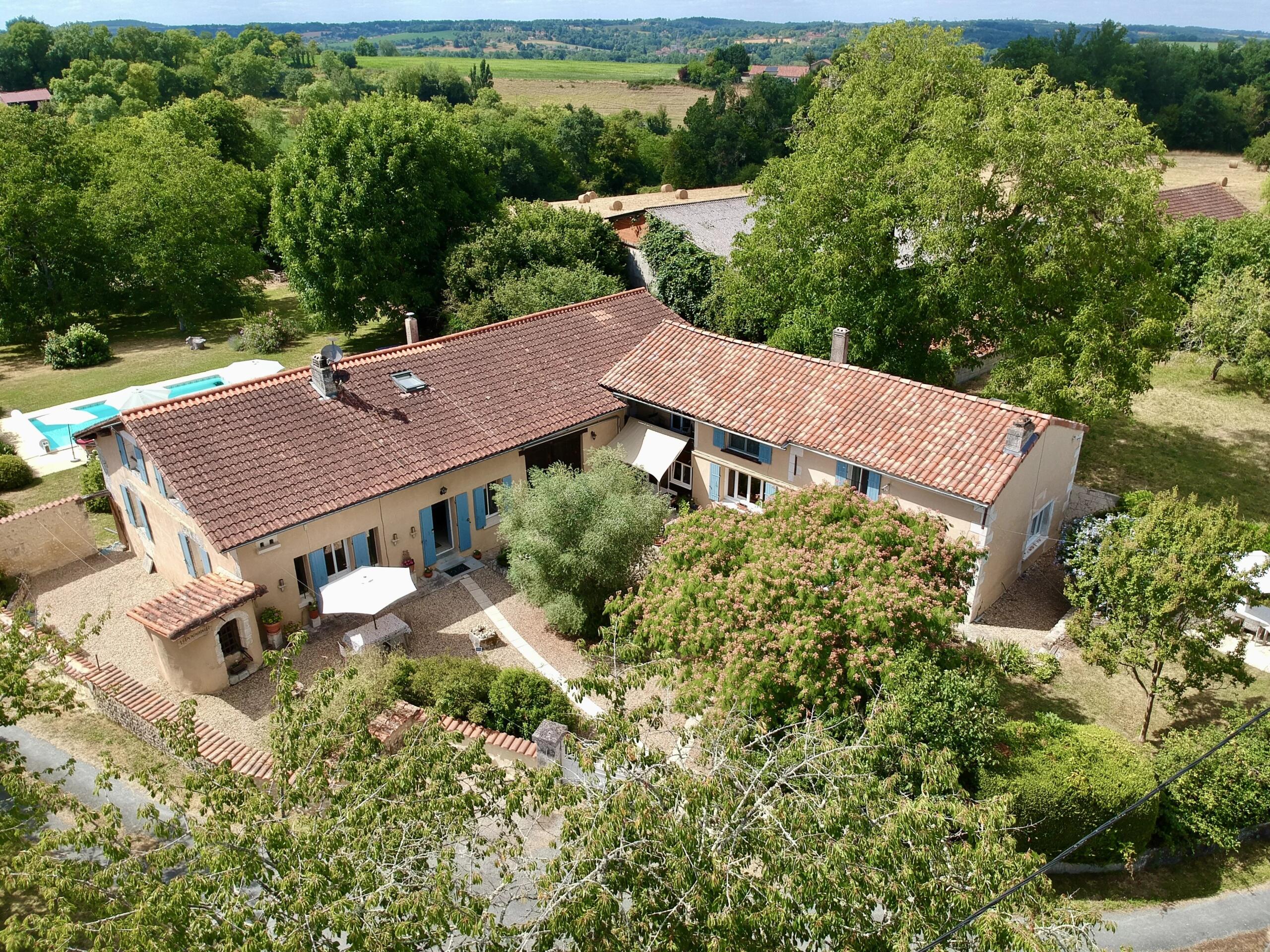 Secluded home with two gites offering income opportunities, Aquitaine – France – BVI85595