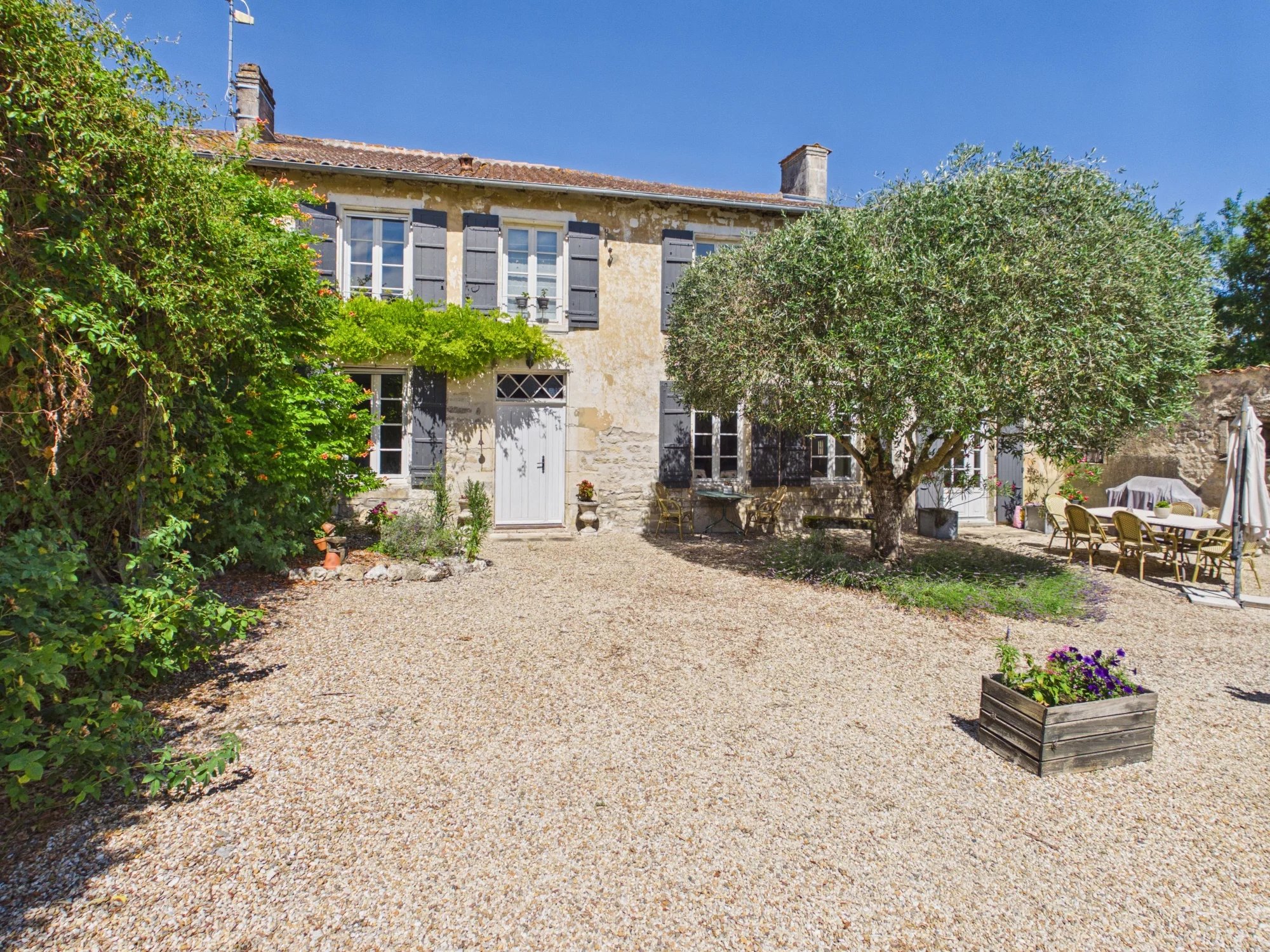 Beautiful original features and amenities within walking distance!, Poitou-Charentes – France – BVI86149