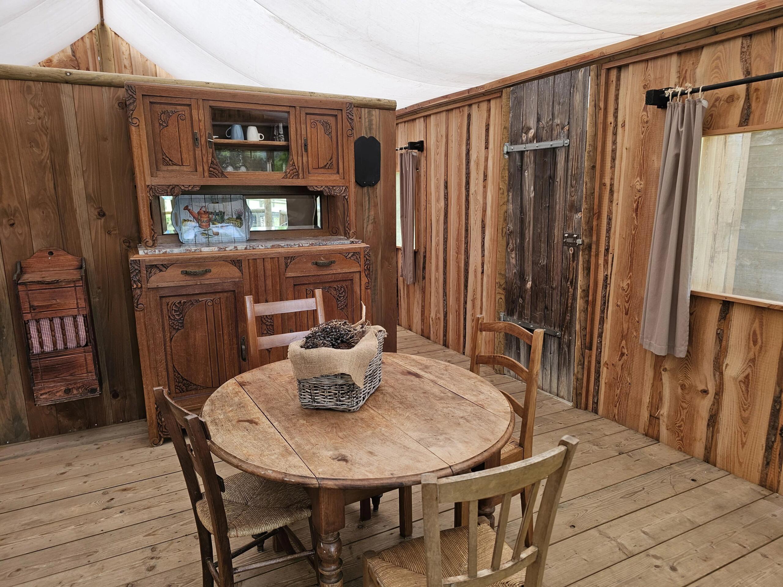 Glamping complex on over 5 hectares of land with a lake, Aquitaine – France – BVI86375