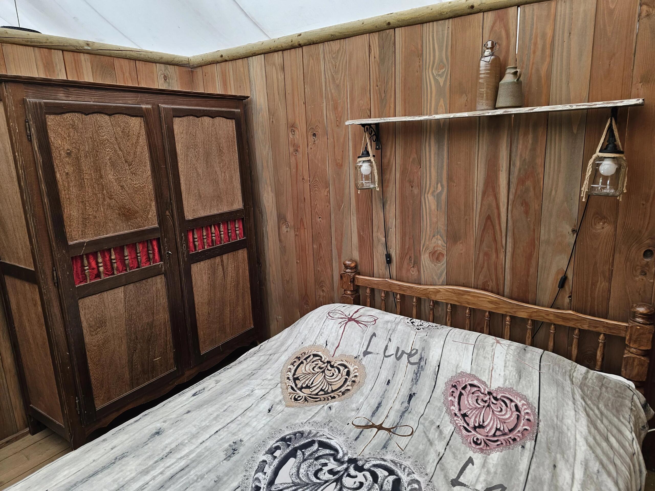 Glamping complex on over 5 hectares of land with a lake, Aquitaine – France – BVI86375