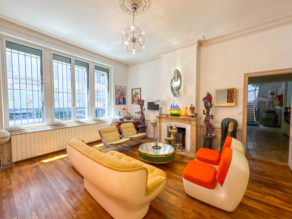 Elegant Townhouse with Secret Garden & Established Boutique B&B in the Heart of Carcassonne
