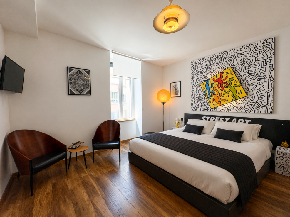 Elegant Townhouse with Secret Garden & Established Boutique B&B in the Heart of Carcassonne