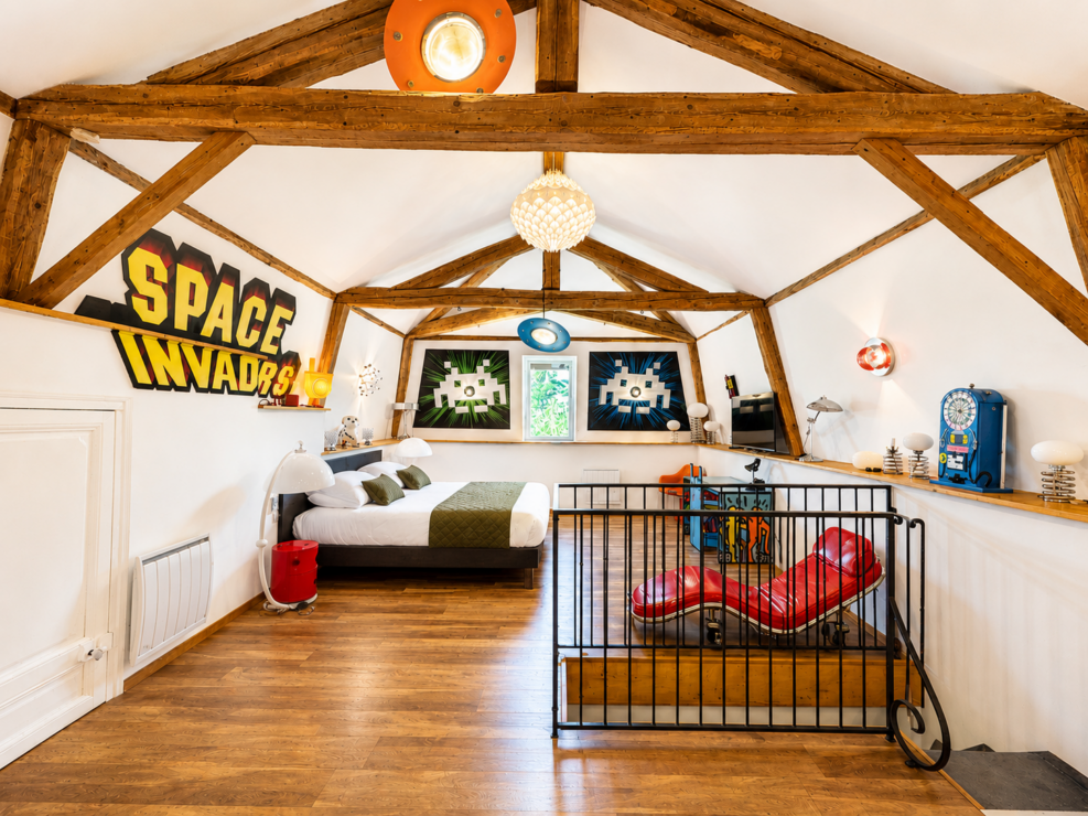Elegant Townhouse with Secret Garden & Established Boutique B&B in the Heart of Carcassonne