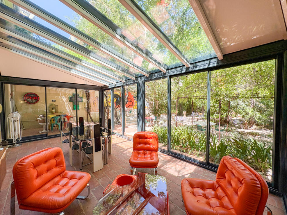 Elegant Townhouse with Secret Garden & Established Boutique B&B in the Heart of Carcassonne