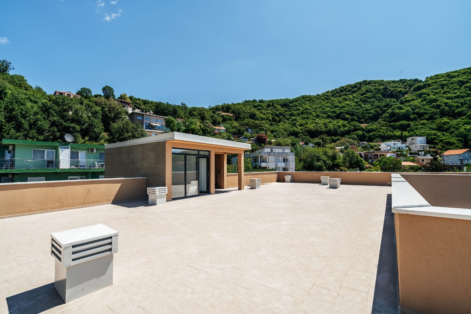 20 bedroom Commercial Property in Seoce, Budva Municipality, Montenegro – MRENB-119