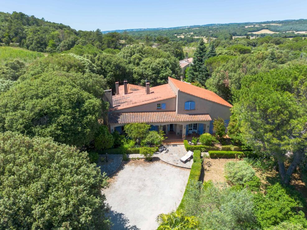 Exceptional Contemporary Villa with Independent Gîte, Pool and 5,000m² Landscaped Gardens in Montolieu