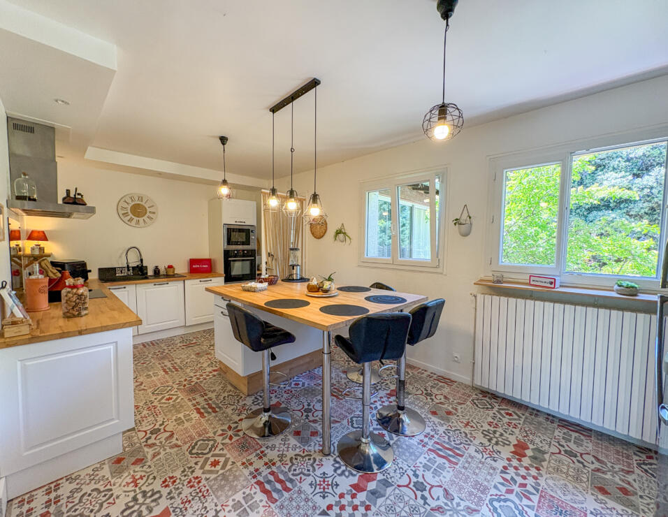 Exceptional Contemporary Villa with Independent Gîte, Pool and 5,000m² Landscaped Gardens in Montolieu