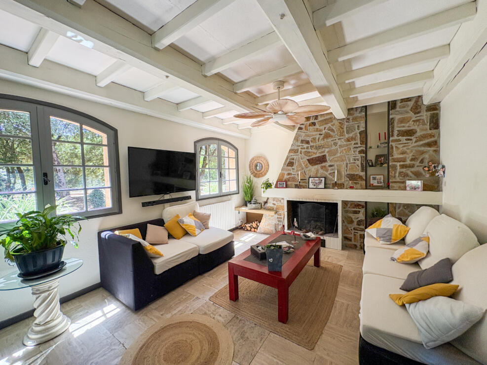 Exceptional Contemporary Villa with Independent Gîte, Pool and 5,000m² Landscaped Gardens in Montolieu