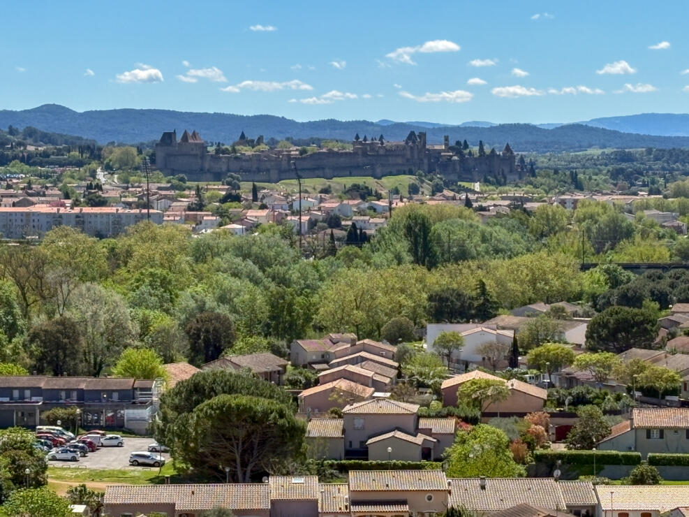 Postcard Views of Carcassonne – Apartment with Terraces & Private Guest Suite
