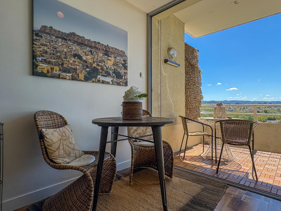 Postcard Views of Carcassonne – Apartment with Terraces & Private Guest Suite