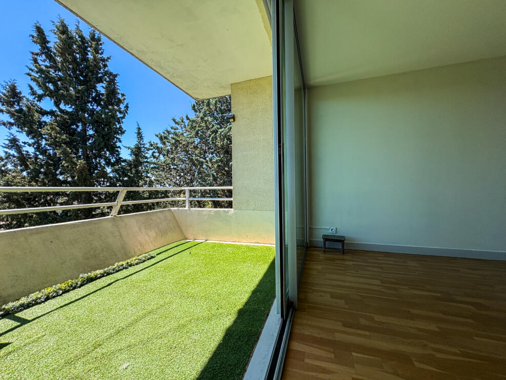 Postcard Views of Carcassonne – Apartment with Terraces & Private Guest Suite