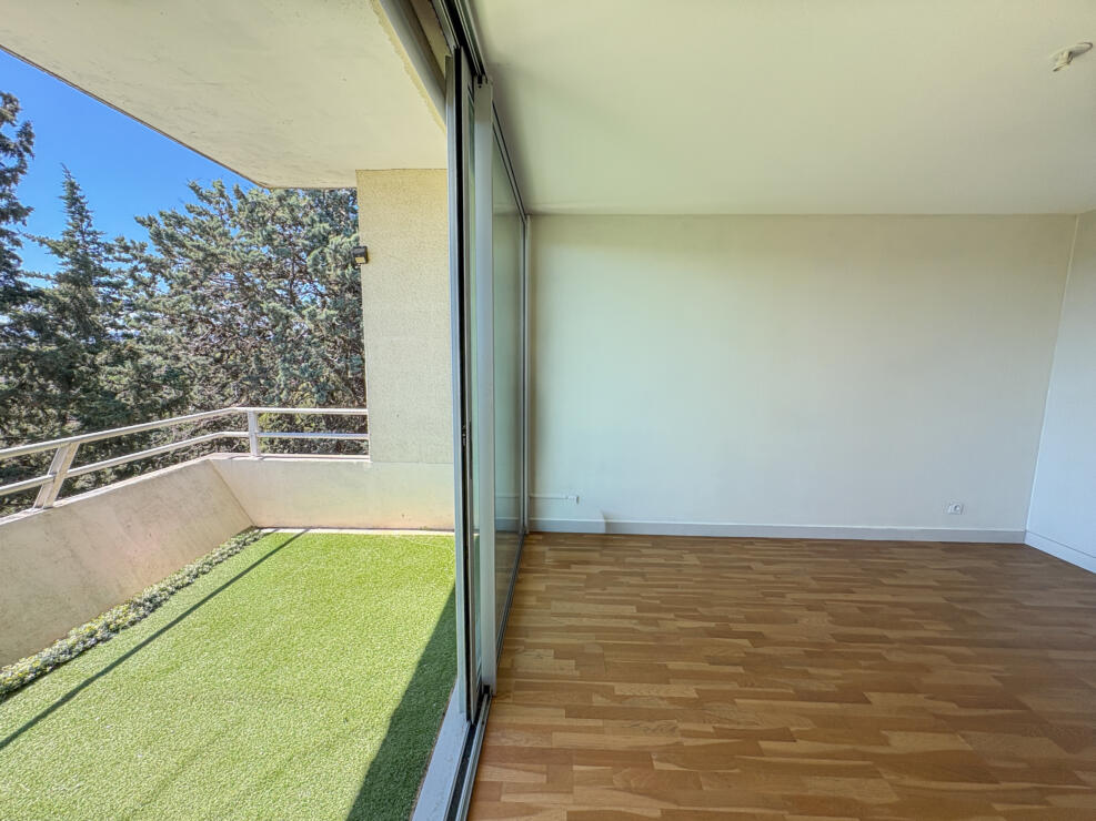Postcard Views of Carcassonne – Apartment with Terraces & Private Guest Suite