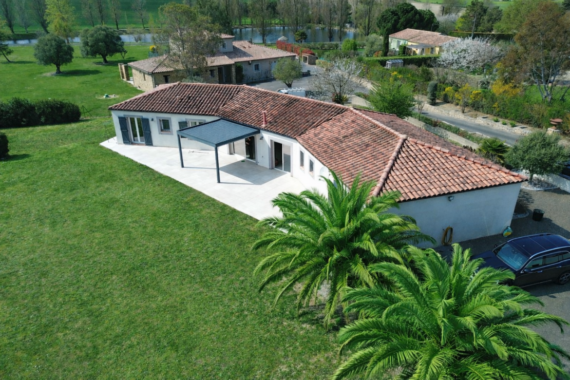 Elegant 6-Bedroom Single-Storey Villa with Pool, Landscaped Garden & Open Views