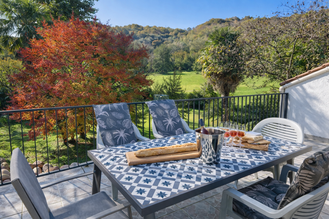 Beautiful Home with B&B Potential, Terraces and Garden – Foix Area