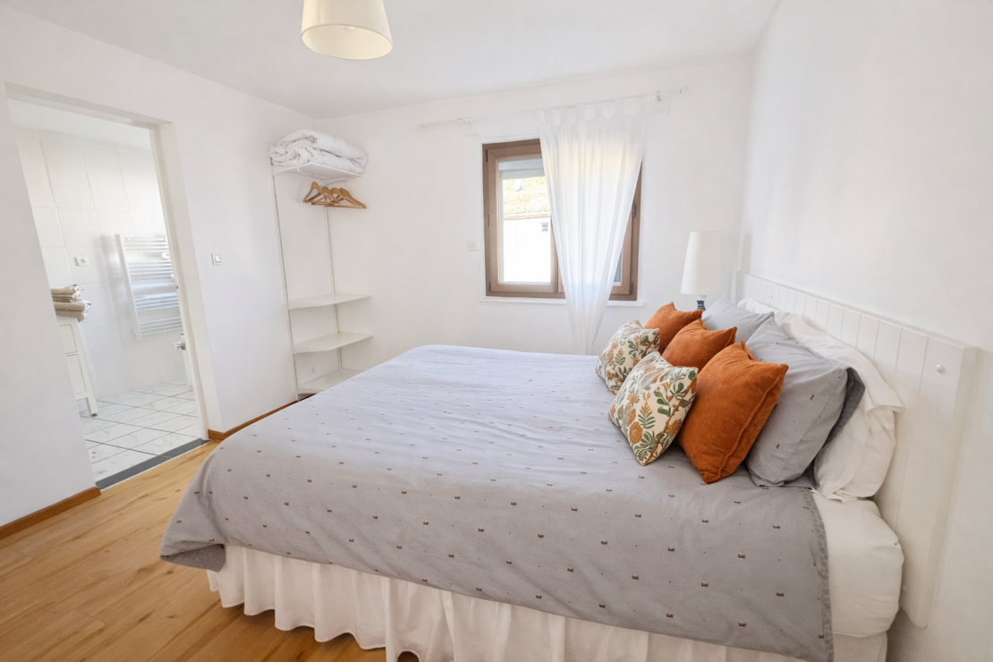 Beautiful Home with B&B Potential, Terraces and Garden – Foix Area