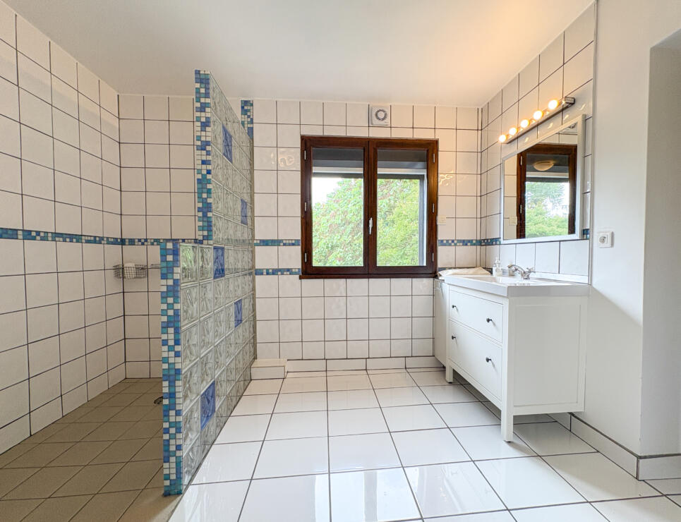 Beautiful Home with B&B Potential, Terraces and Garden – Foix Area
