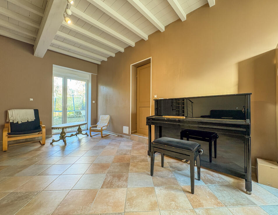 Charming Stone Property with Pool, Wellness Area and Guest Accommodation Potential