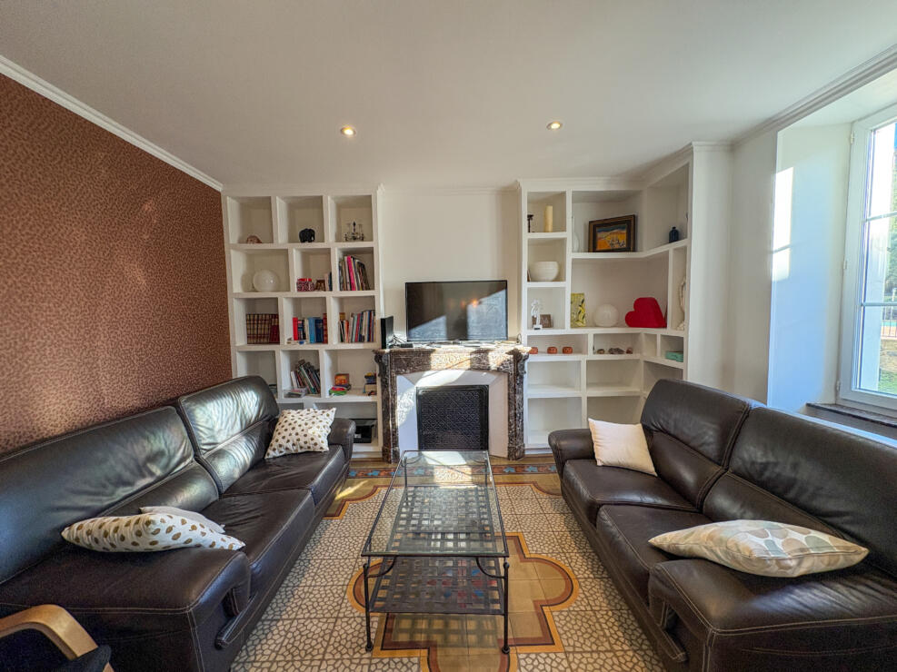 Charming Stone Property with Pool, Wellness Area and Guest Accommodation Potential