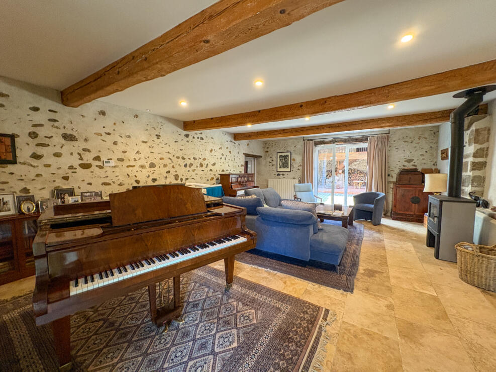 Prestigious Stone Property between Carcassonne and Limoux with Pool, Garage and a Workshop