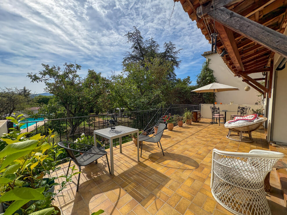 Prestigious Stone Property between Carcassonne and Limoux with Pool, Garage and a Workshop
