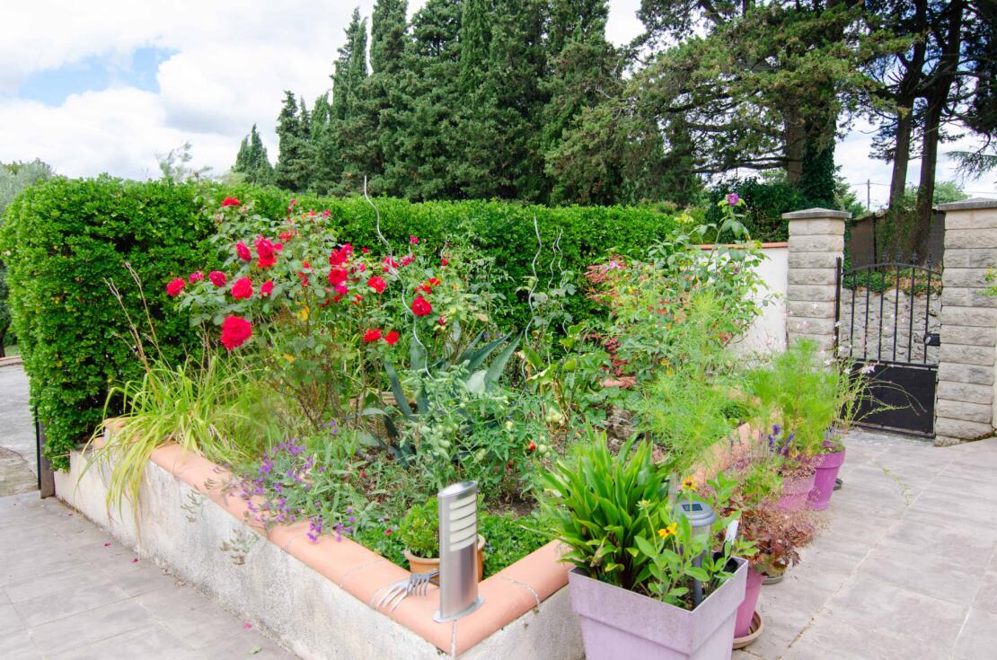 Spacious 4/5-bed family home with large garden, pool, double garage – B&B potential near Belpech