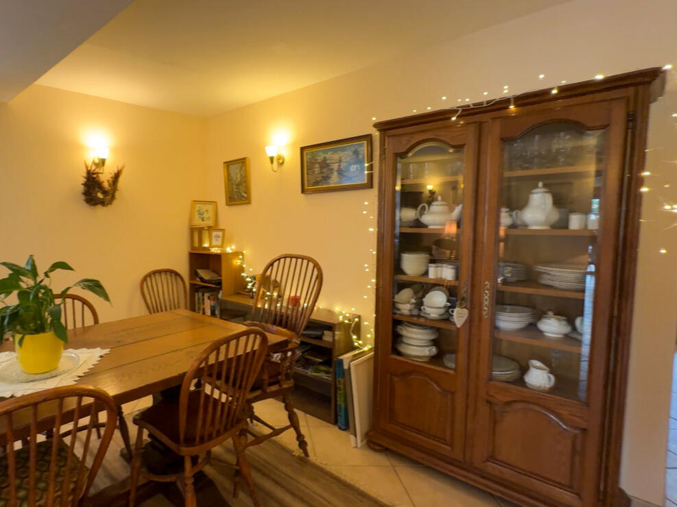 Spacious 4/5-bed family home with large garden, pool, double garage – B&B potential near Belpech