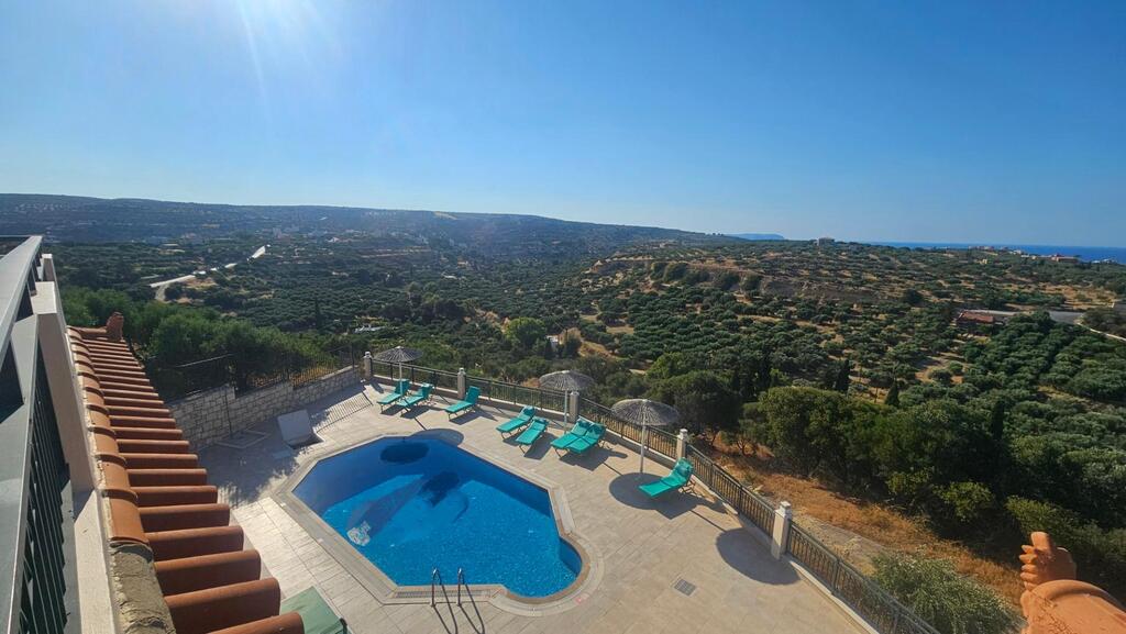 4 bedroom Villa in Gouves, Heraklion Prefecture, Greece – 66497