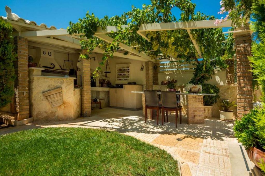 7 bedroom Villa in Gouves, Heraklion Prefecture, Greece – 66470