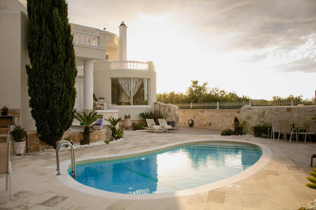 7 bedroom Villa in Gouves, Heraklion Prefecture, Greece – 66470
