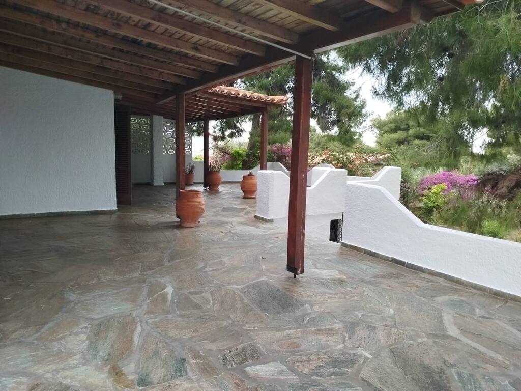 4 bedroom Detached house in Agioi Theodoroi, Corinthia, Greece – 66435