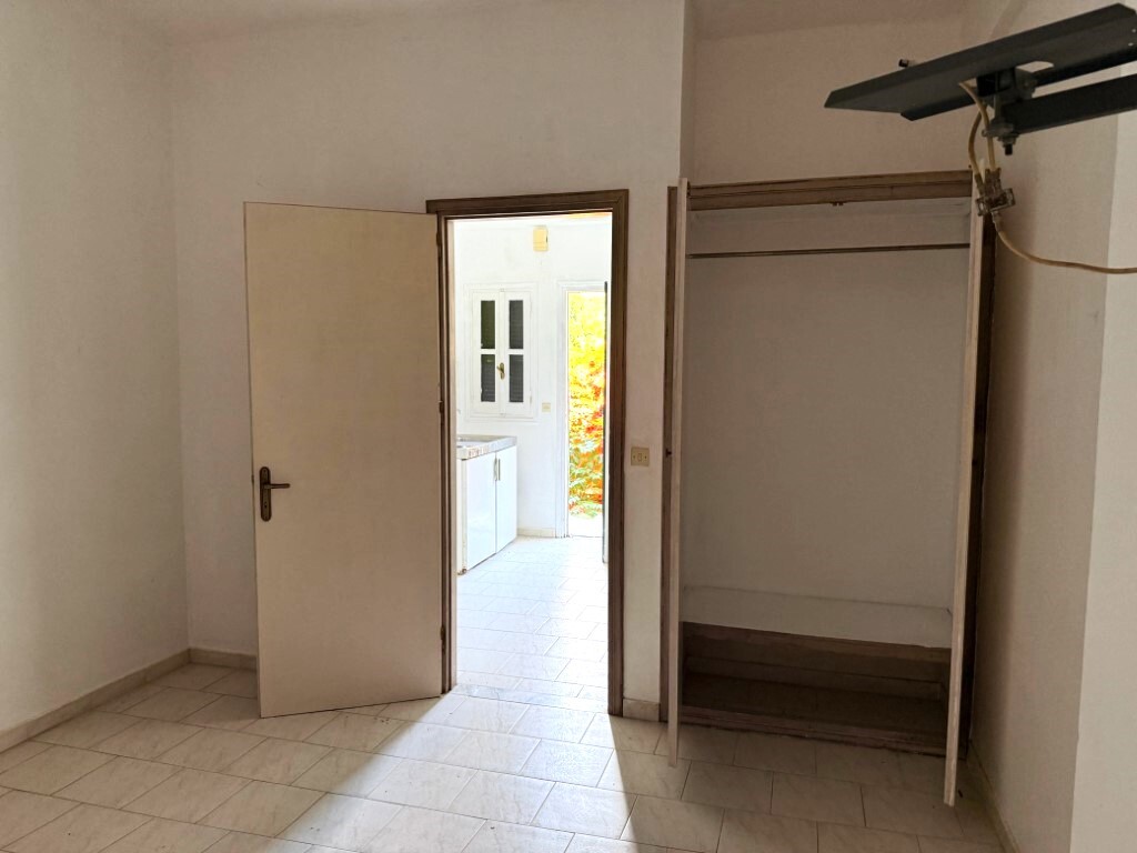 6 bedroom Complex in Corfu, Corfu Prefecture, Greece – 66400