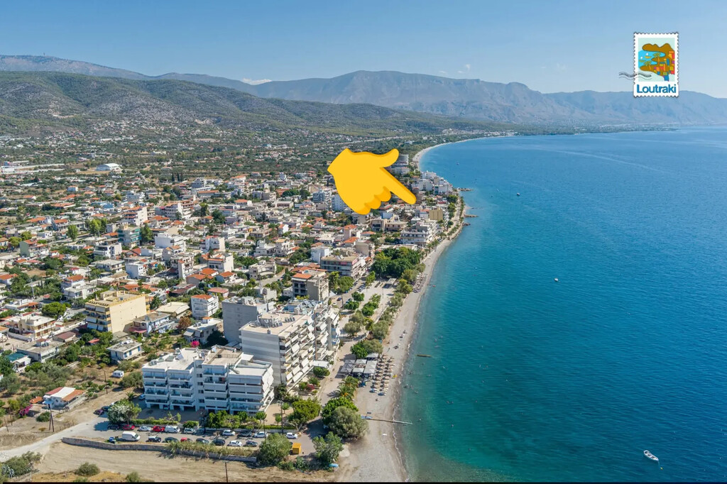 30 bedroom Building in Agioi Theodoroi, Corinthia, Greece – GDOMV3