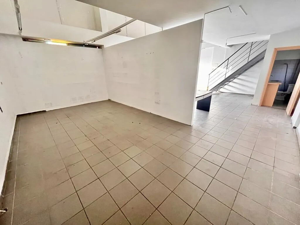 Commercial property in Argyroupoli, Athens – South, Greece – GDOMV3