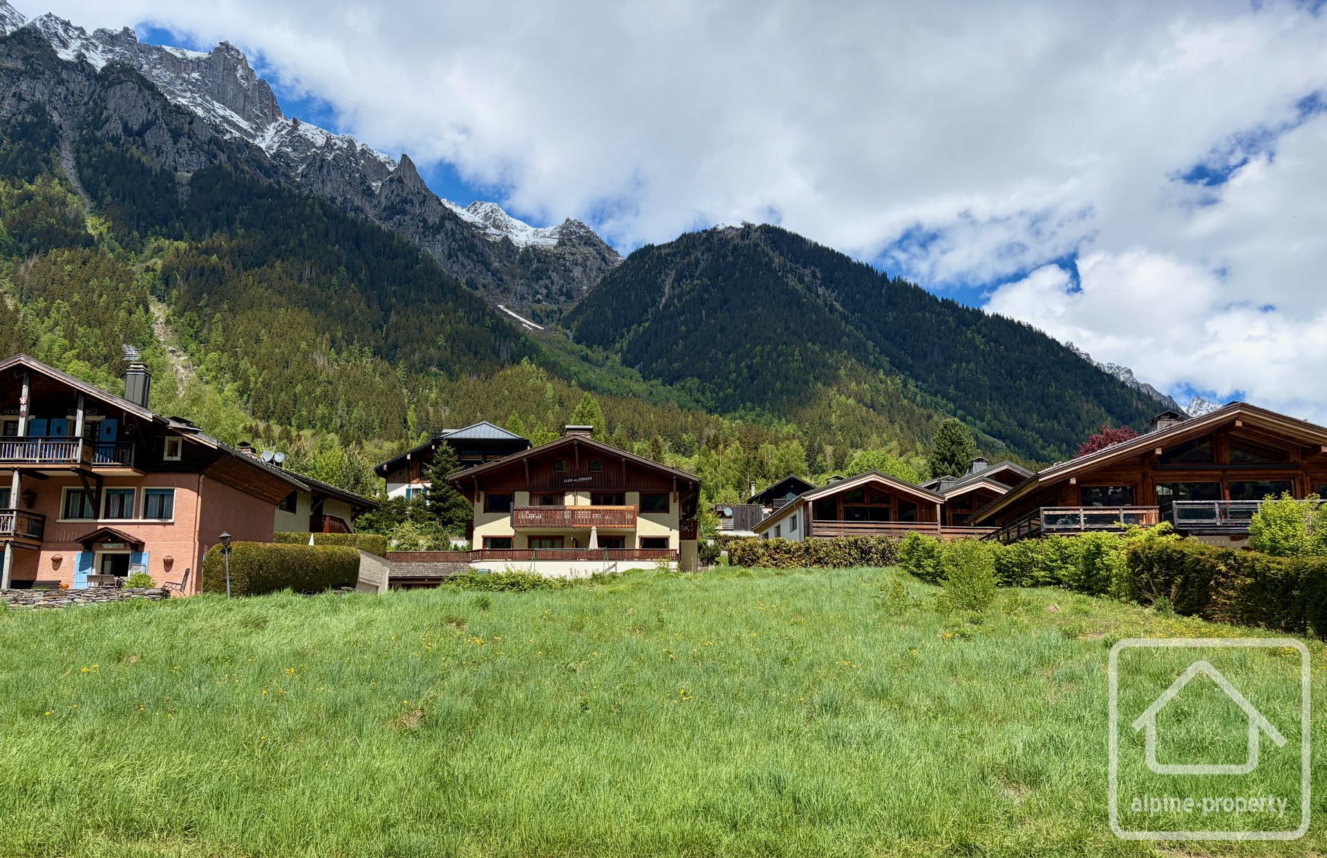 Exceptional New Build Chalet, A Stone’s Throw From The Centre Of Chamonix – LEILA