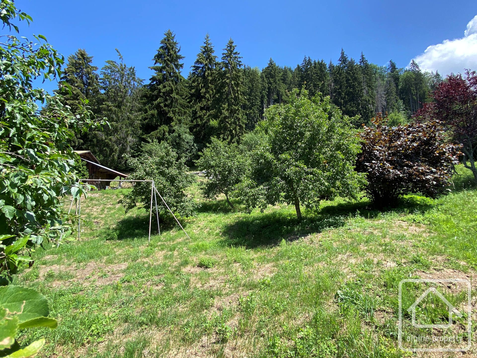 650m² Plot Of Land With Utilities At The Edge Of It And An Unobstructed View. – TERRAINDESCATELUS
