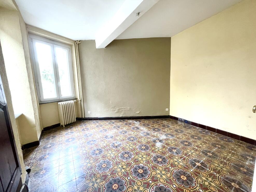 Villalier – 3 bedrooms house with roof terrace in the heart of a popular village.