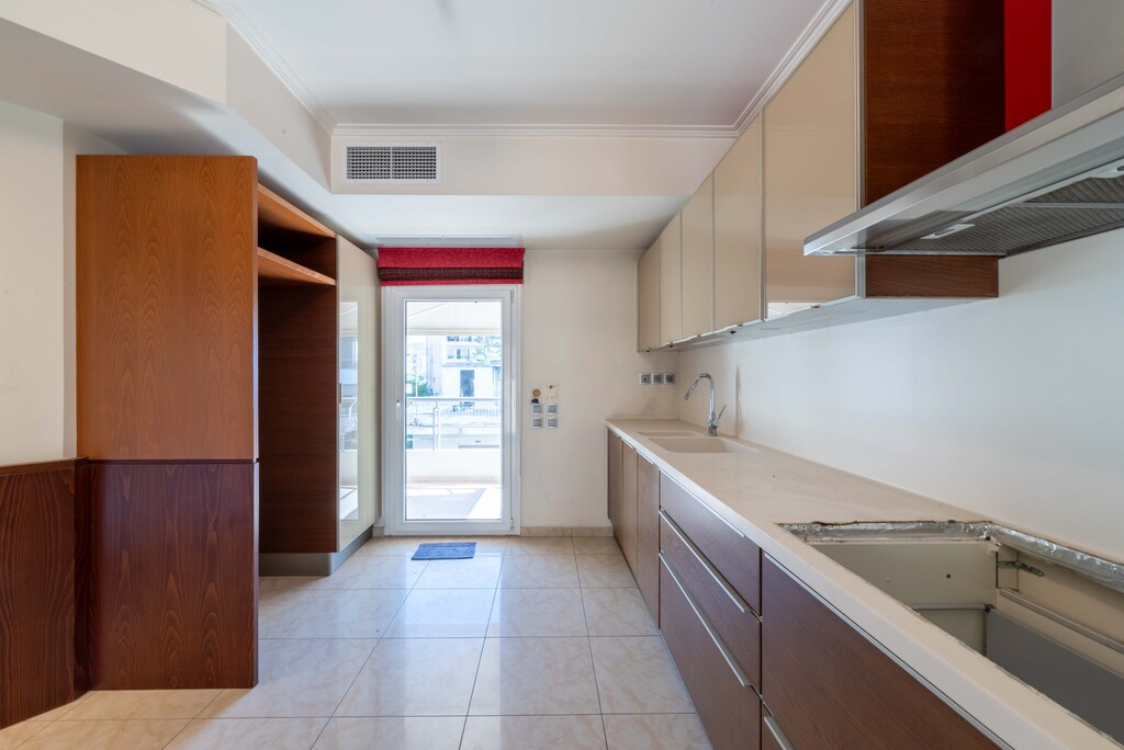 4 bedroom Maisonette in Alimos, Athens – South, Greece – GDOMV3