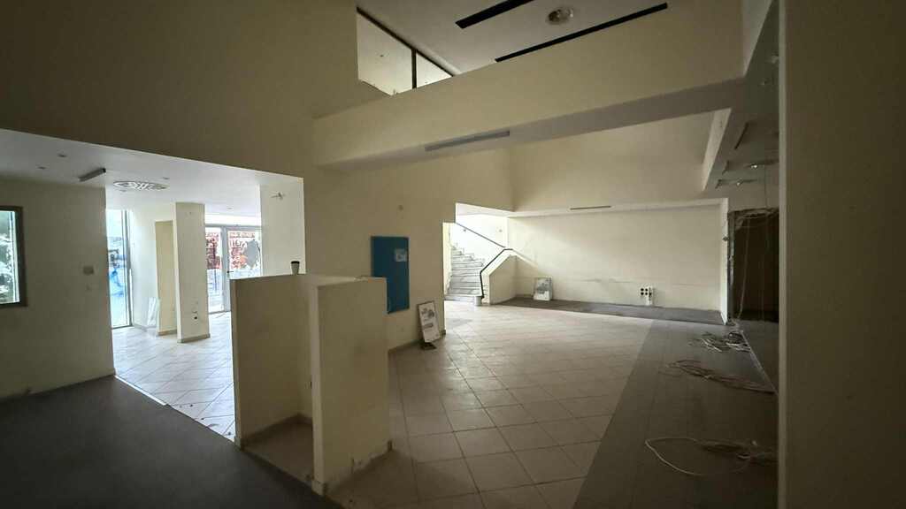 Building in Nikaia, Piraeus Suburbs, Greece – 66004