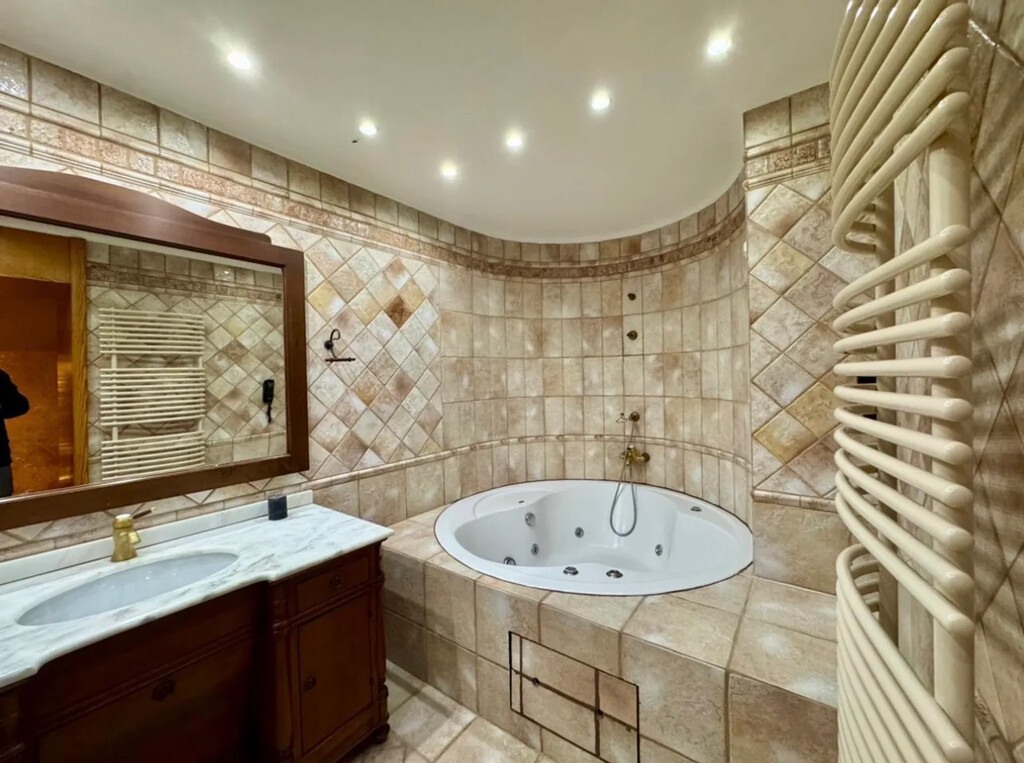 6 bedroom Maisonette in Vouliagmeni, Athens – South, Greece – 65867