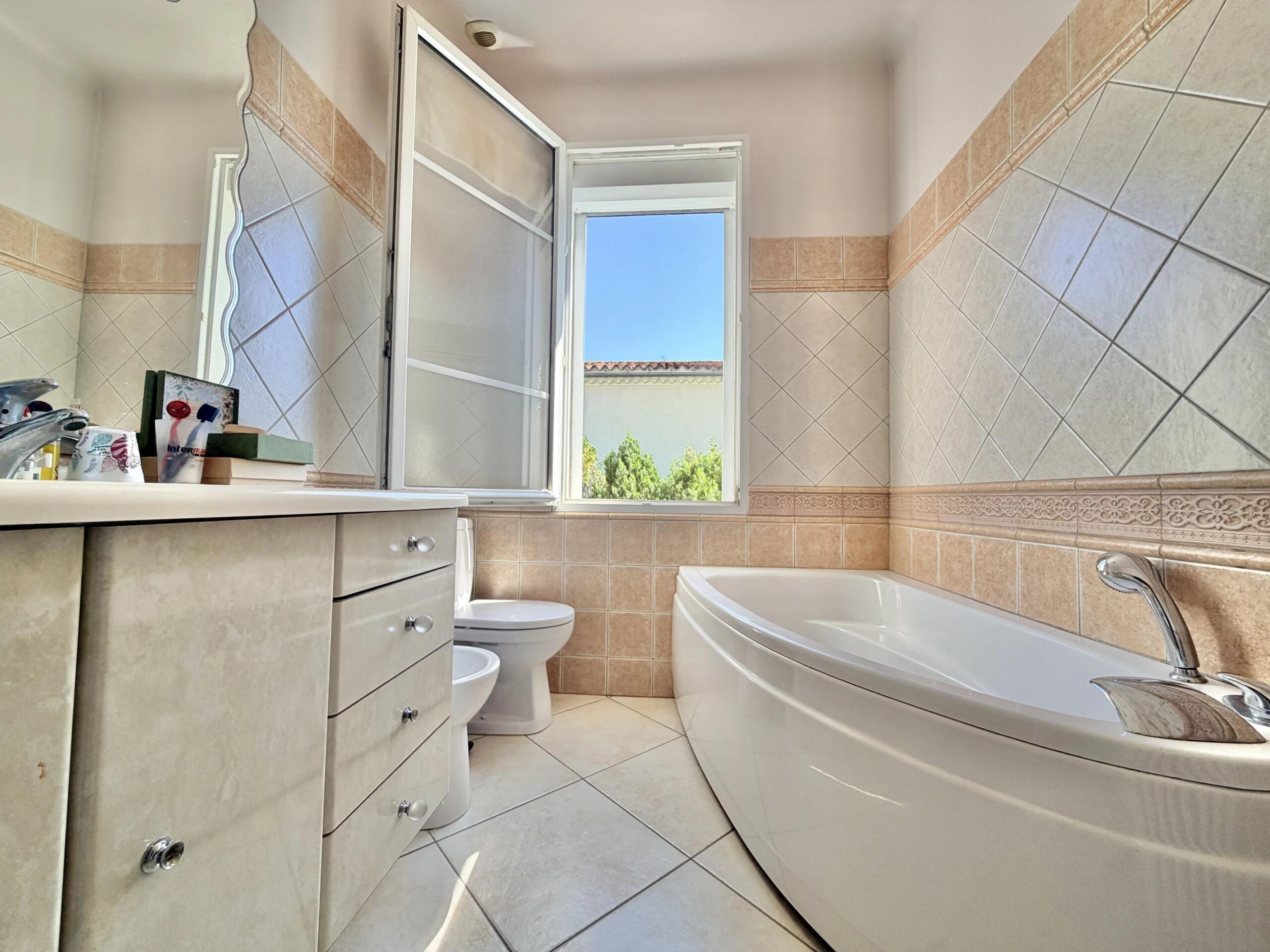 Excellent Value –  Spacious, bright and immaculate!, Languedoc-Roussillon – France – BVI85970