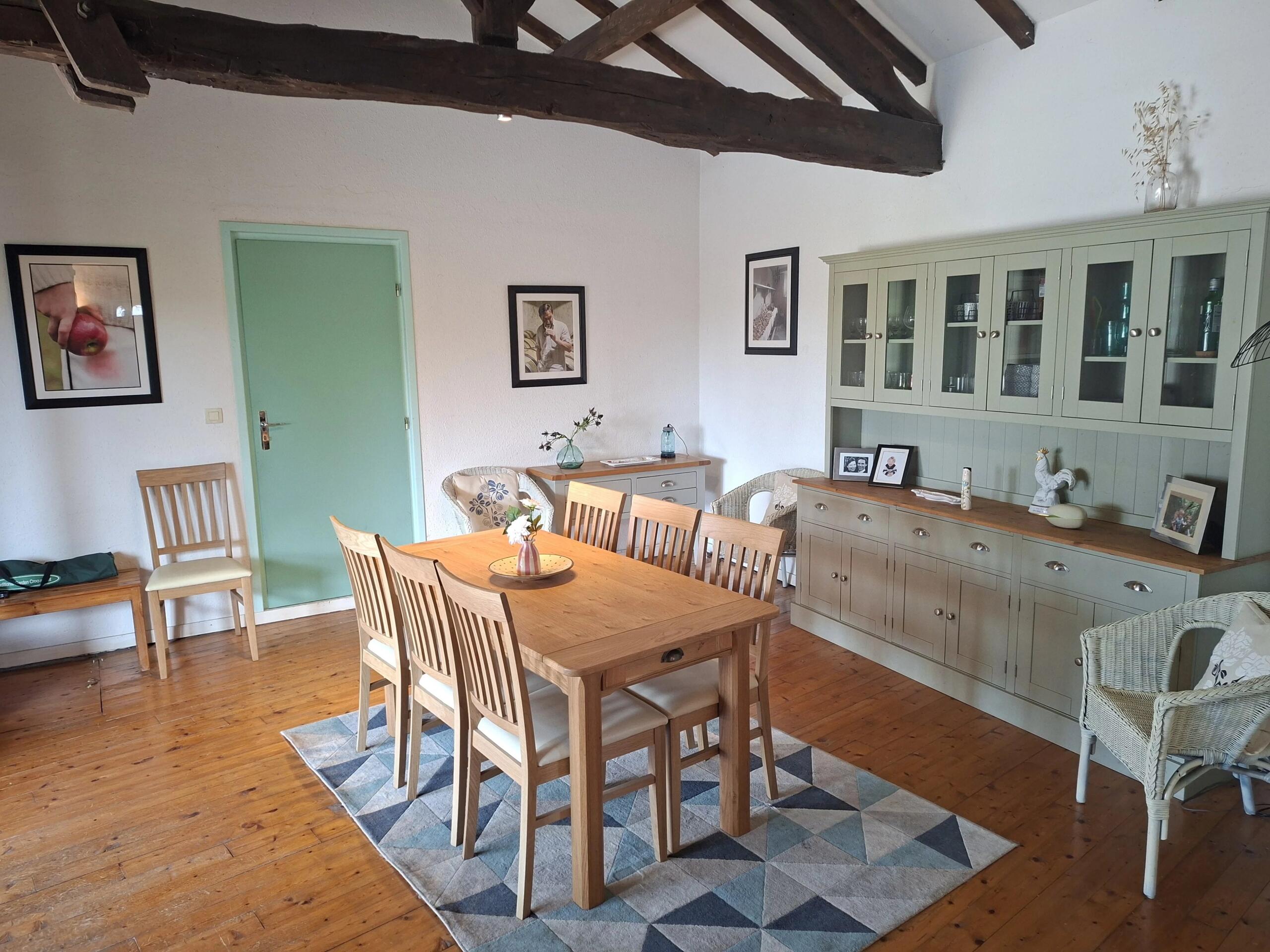 Excellent condition stone property with heated pool, Poitou-Charentes – France – BVI86119