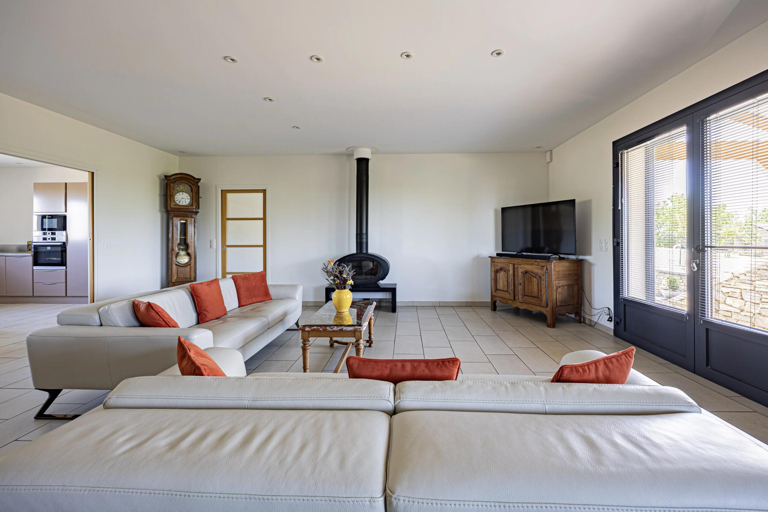 Architect-designed villa of original concept with pool, views of the Ségala, 15 minutes from Figeac, Midi-Pyrénées – France – BVI86223