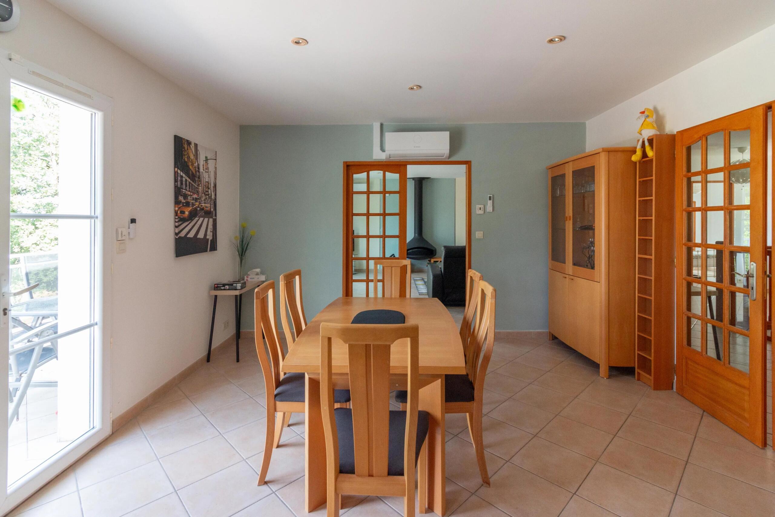 Modern house with beautiful vineyard views and heated pool, Poitou-Charentes – France – BVI86308