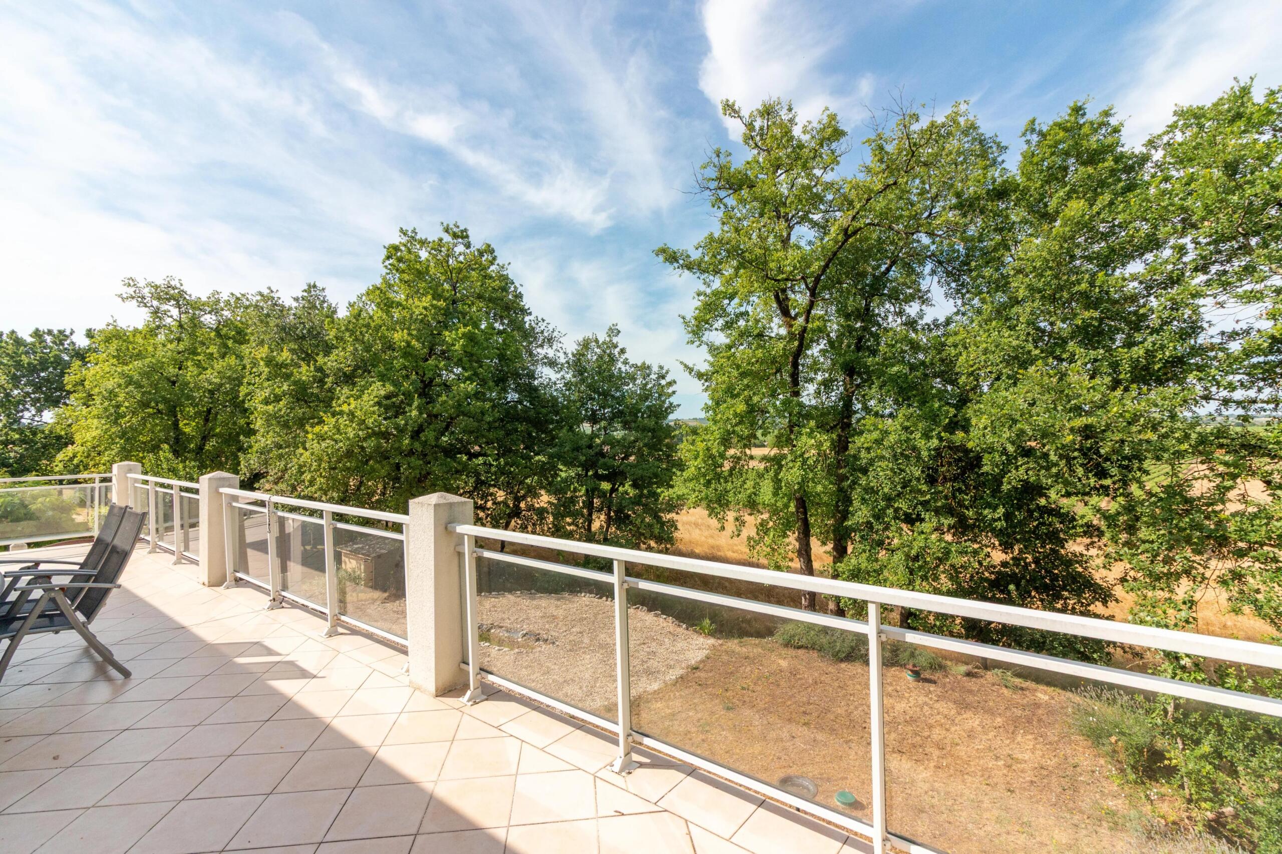 Modern house with beautiful vineyard views and heated pool, Poitou-Charentes – France – BVI86308