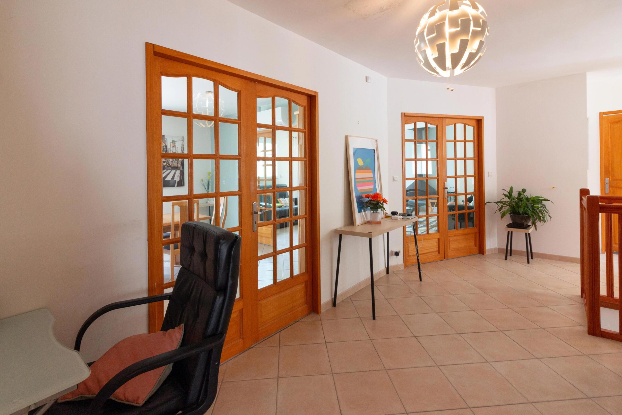 Modern house with beautiful vineyard views and heated pool, Poitou-Charentes – France – BVI86308