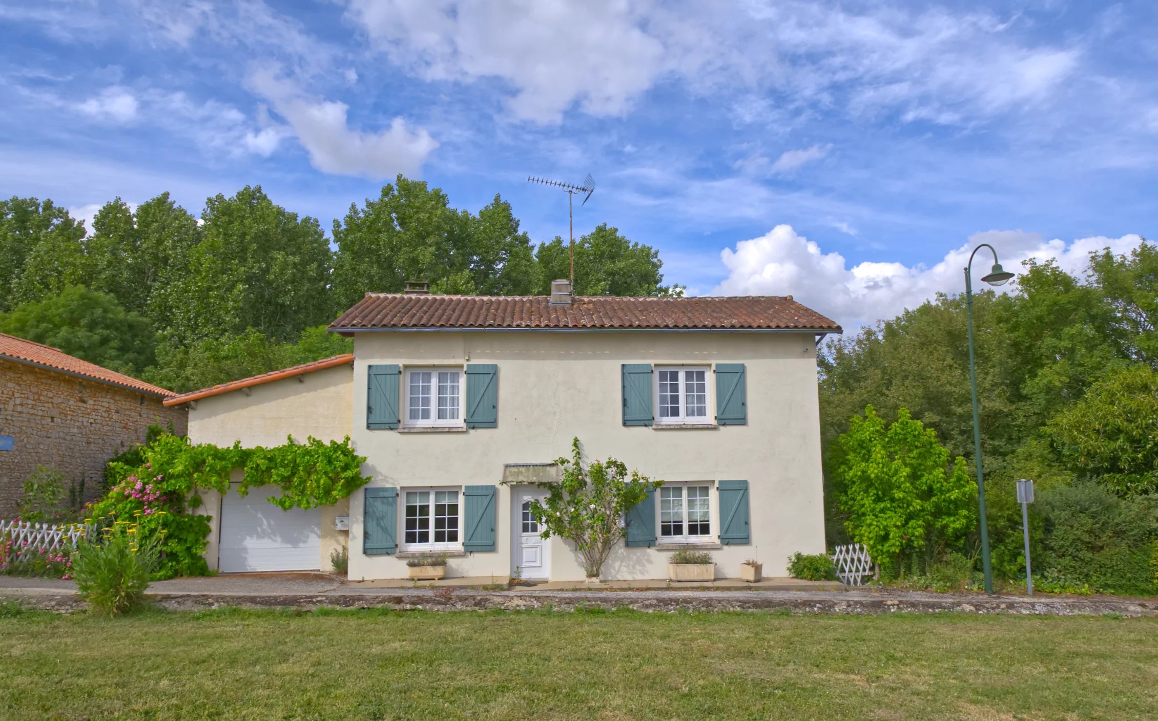 Village house to finish renovating with river frontage in lovely village with a bar, Poitou-Charentes – France – BVI85805