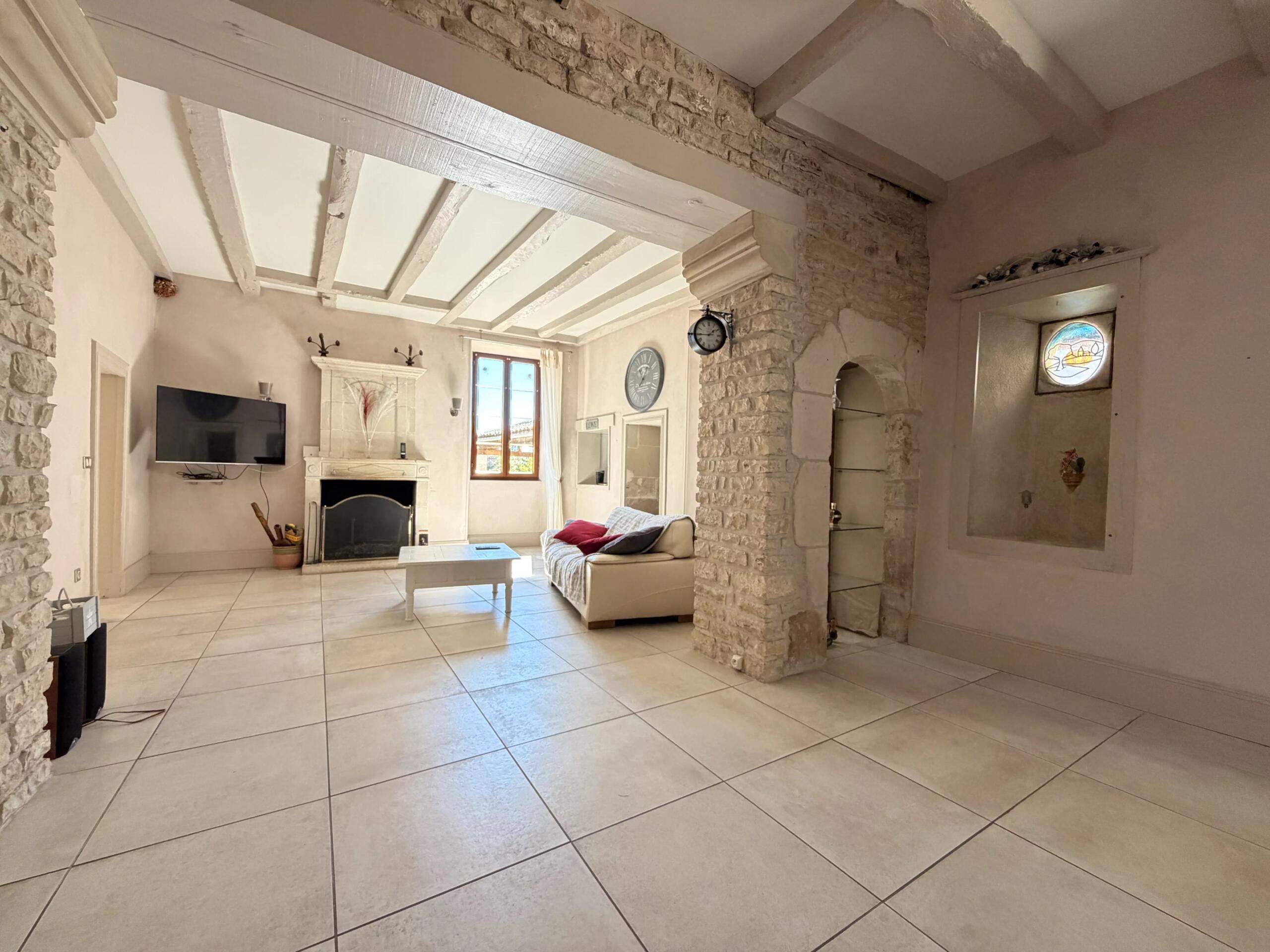 Spacious Character Home with Courtyard Oasis in the Heart of Verteuil-sur-Charente, Poitou-Charentes – France – BVI86414