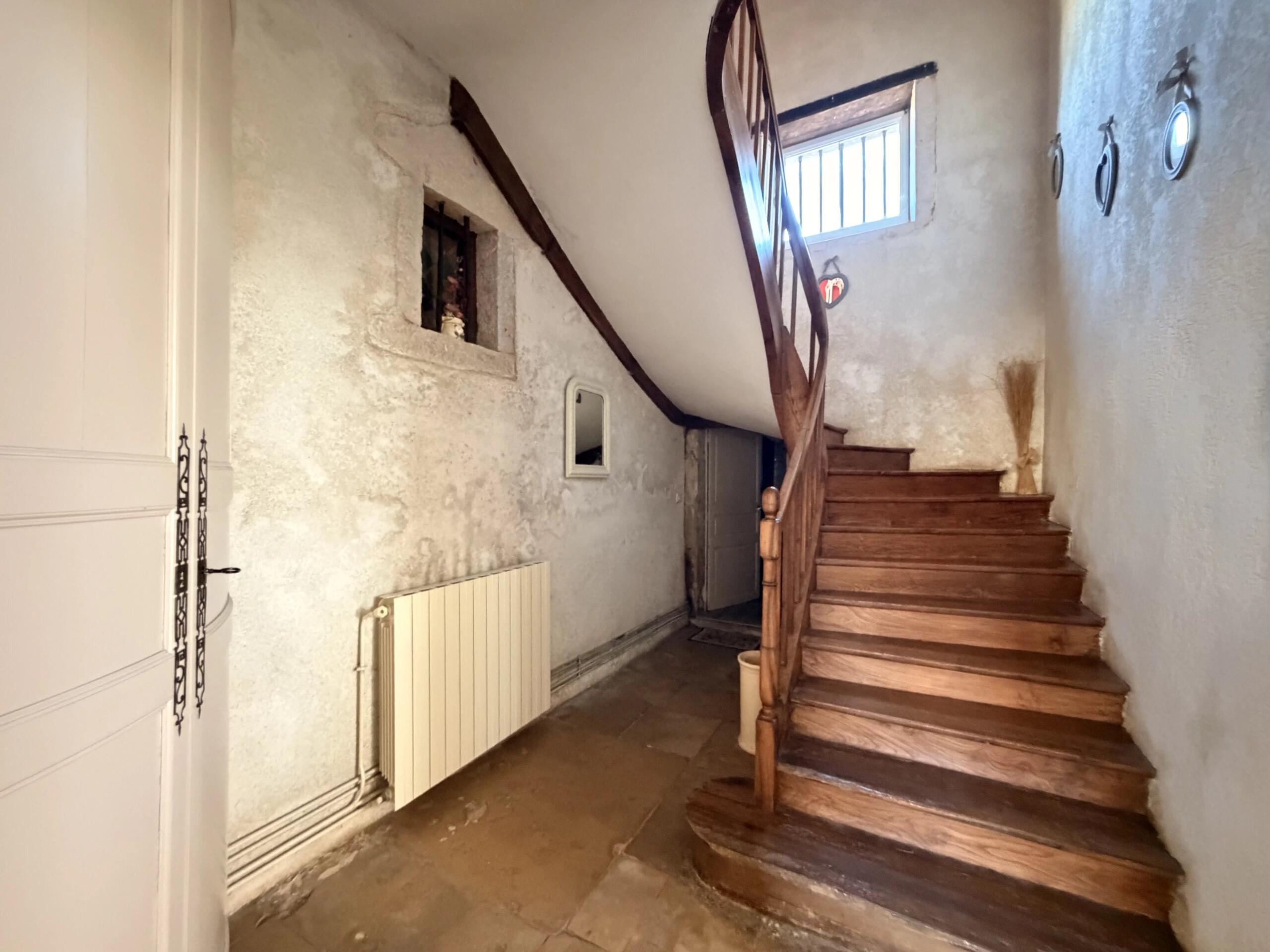 Spacious Character Home with Courtyard Oasis in the Heart of Verteuil-sur-Charente, Poitou-Charentes – France – BVI86414