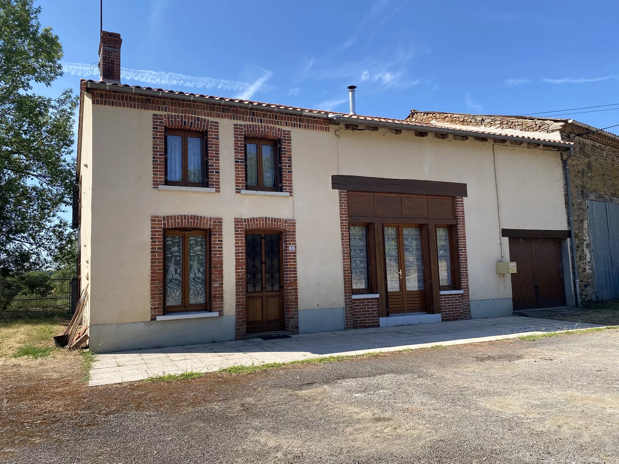 Pretty hamlet house with a garden and a garage, Limousin – France – BVI85497